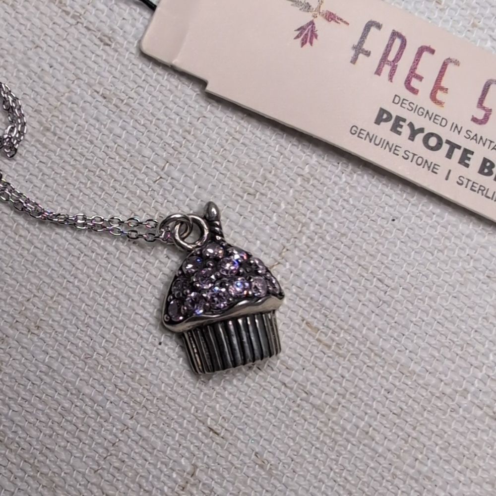 NWT Peyote Bird Sterling Silver Cupcake Necklace - Picture 3 of 10